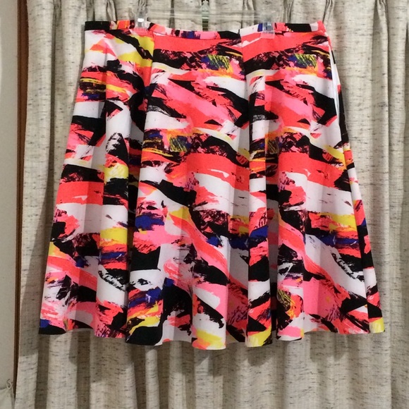 Belle & Sky Plus Size Scuba Skater Skirt - Picture 5 of 6